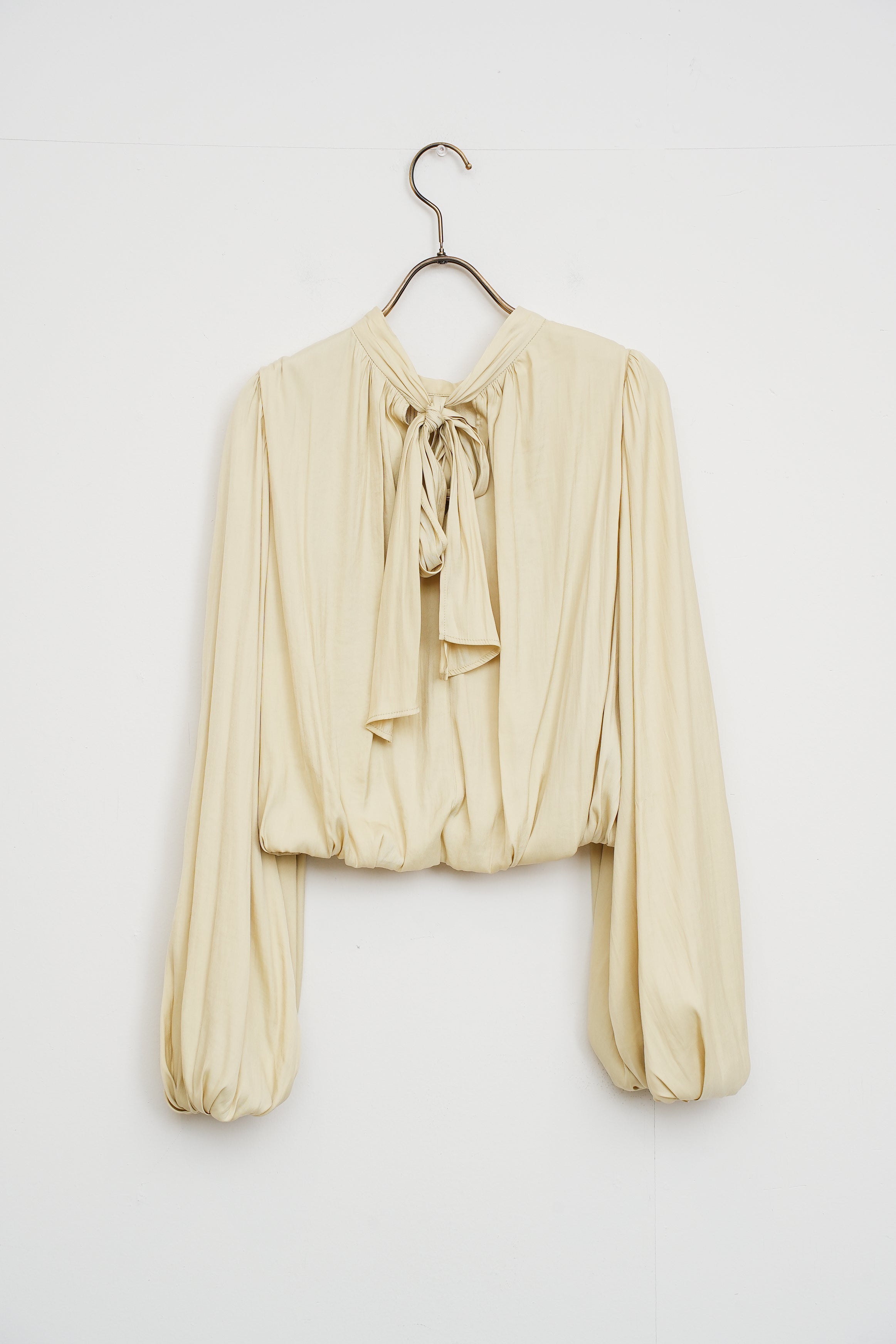 【COCO DEAL】バルーンサテンブラウス_251217002397