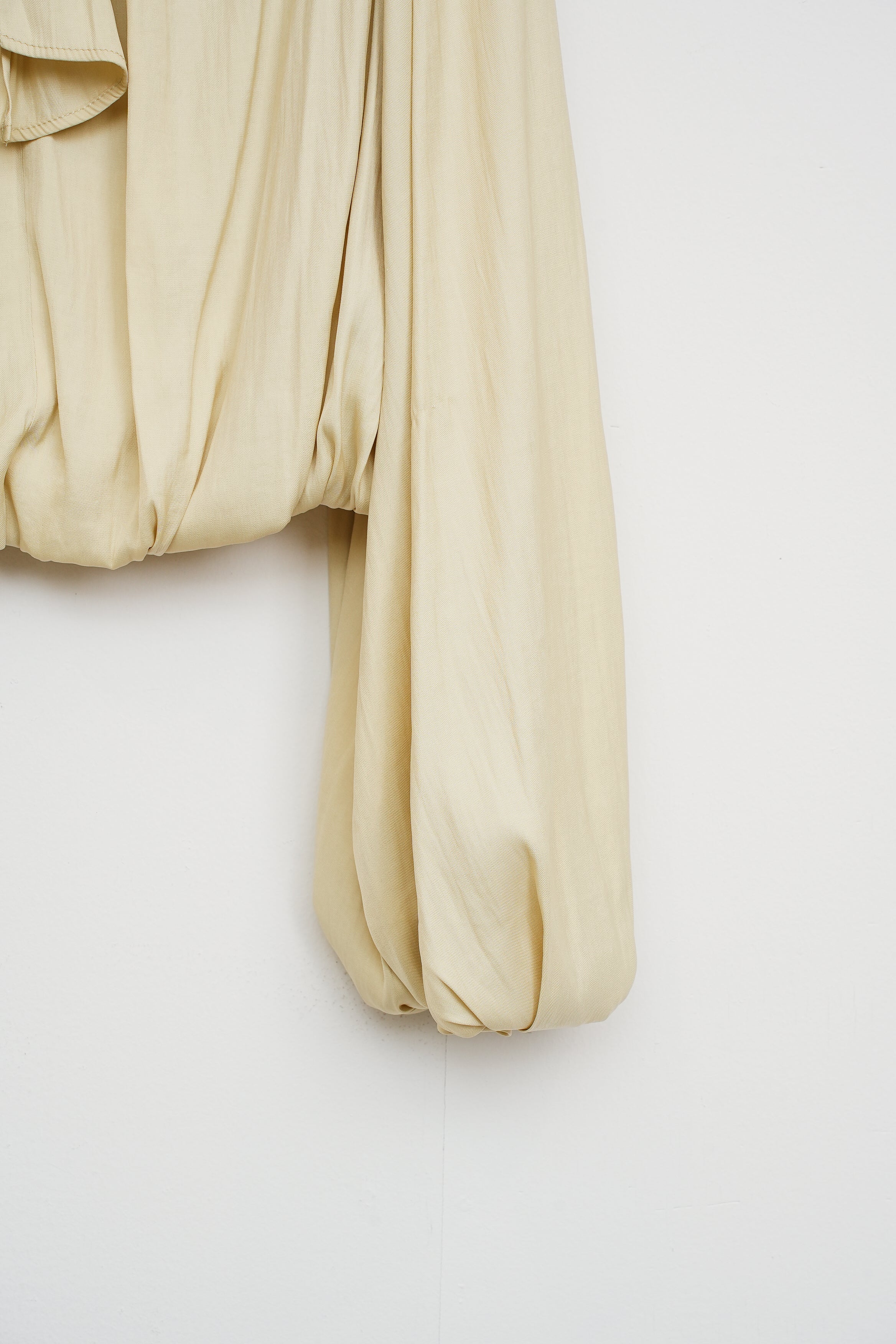 【COCO DEAL】バルーンサテンブラウス_251217002397