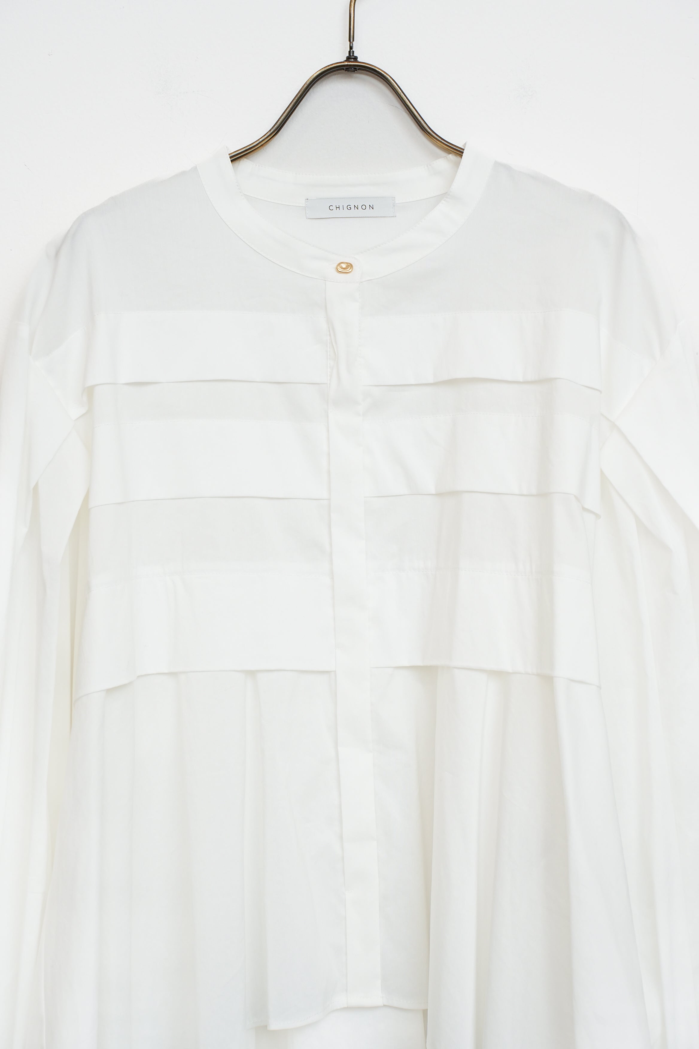 【CHIGNON】ピンタックフレア長袖ブラウス_251213002201