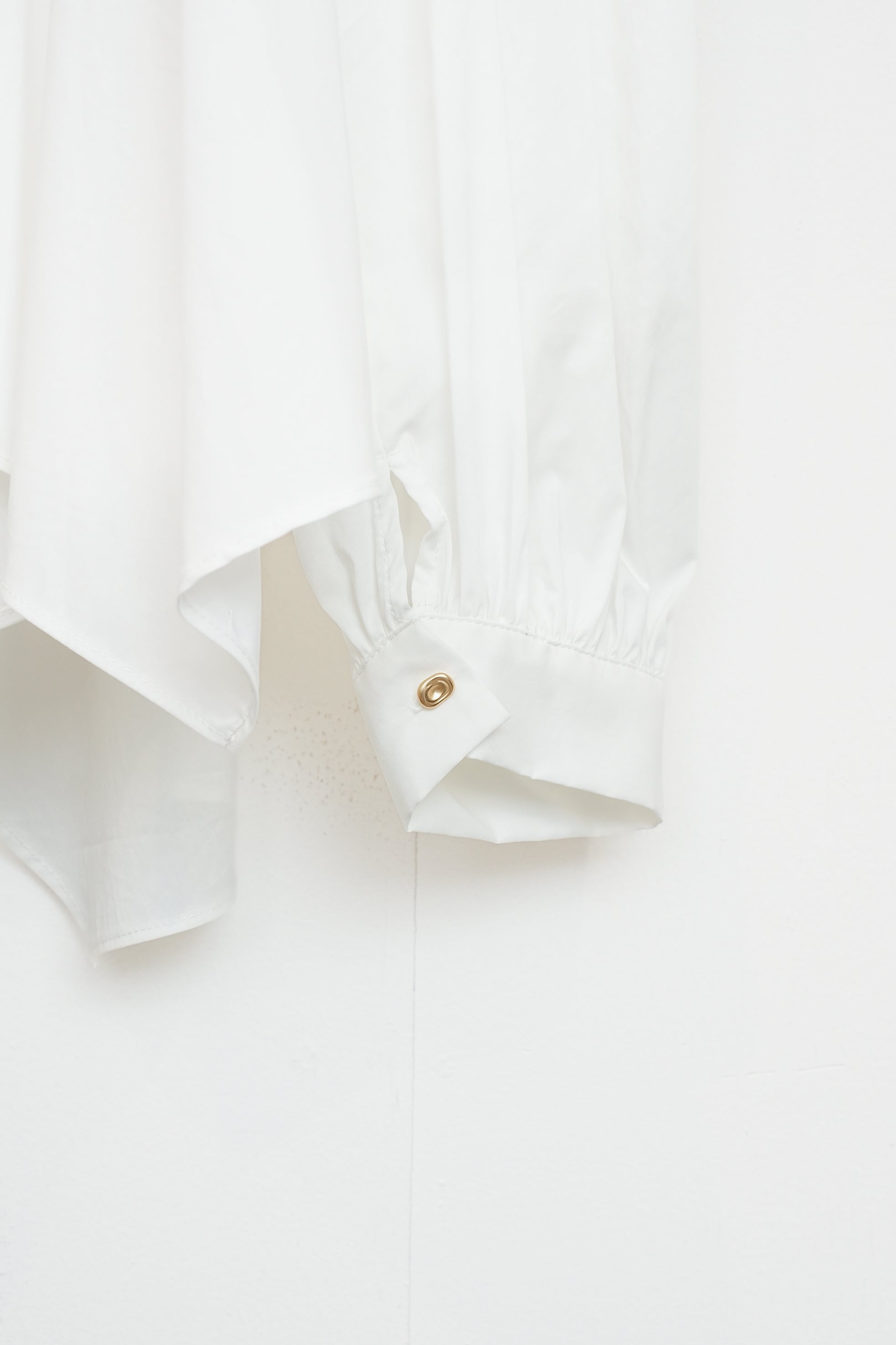 【CHIGNON】ピンタックフレア長袖ブラウス_251213002201