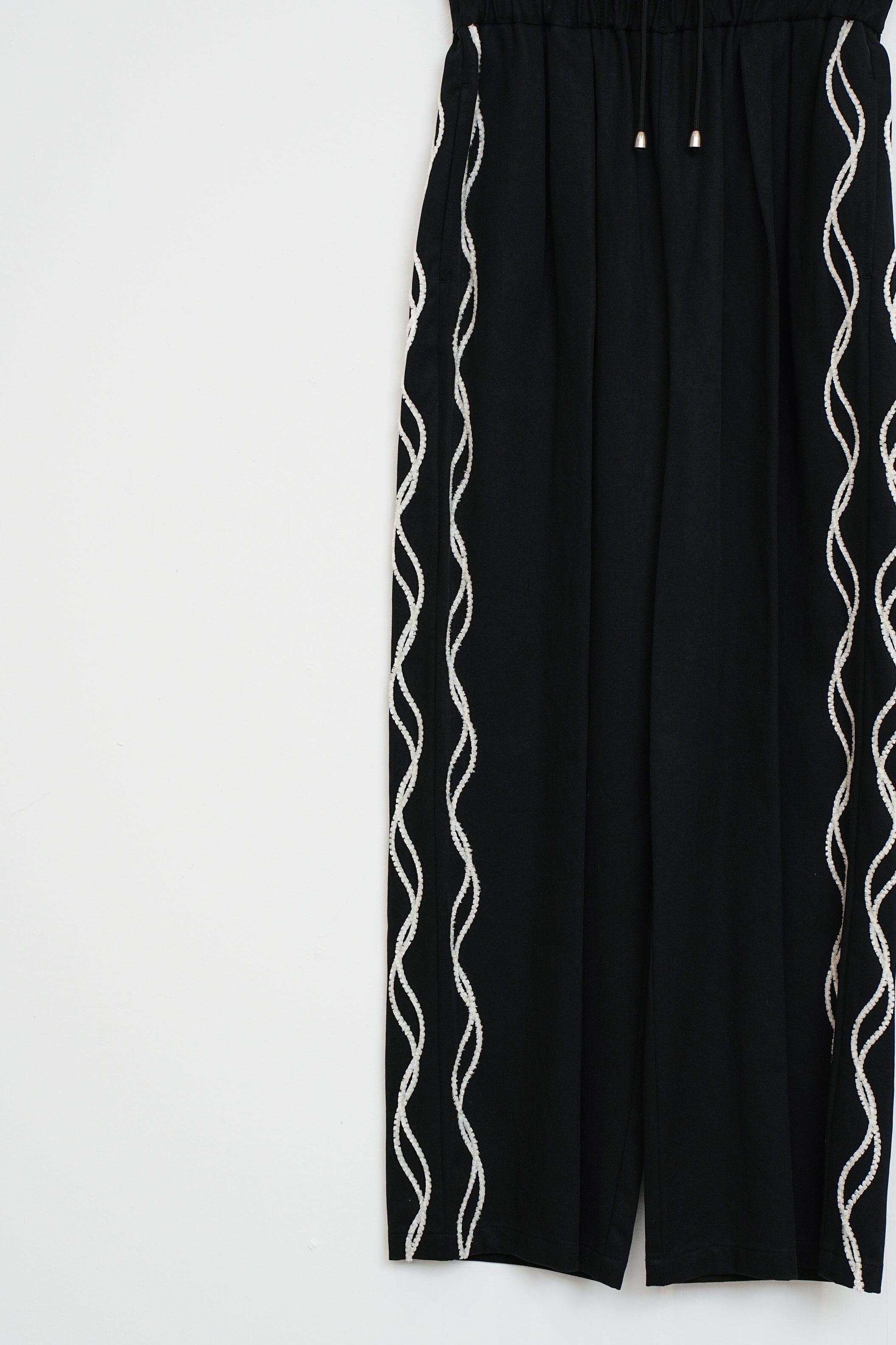 【YENN】CODE EMBRO PANTS_260210004607