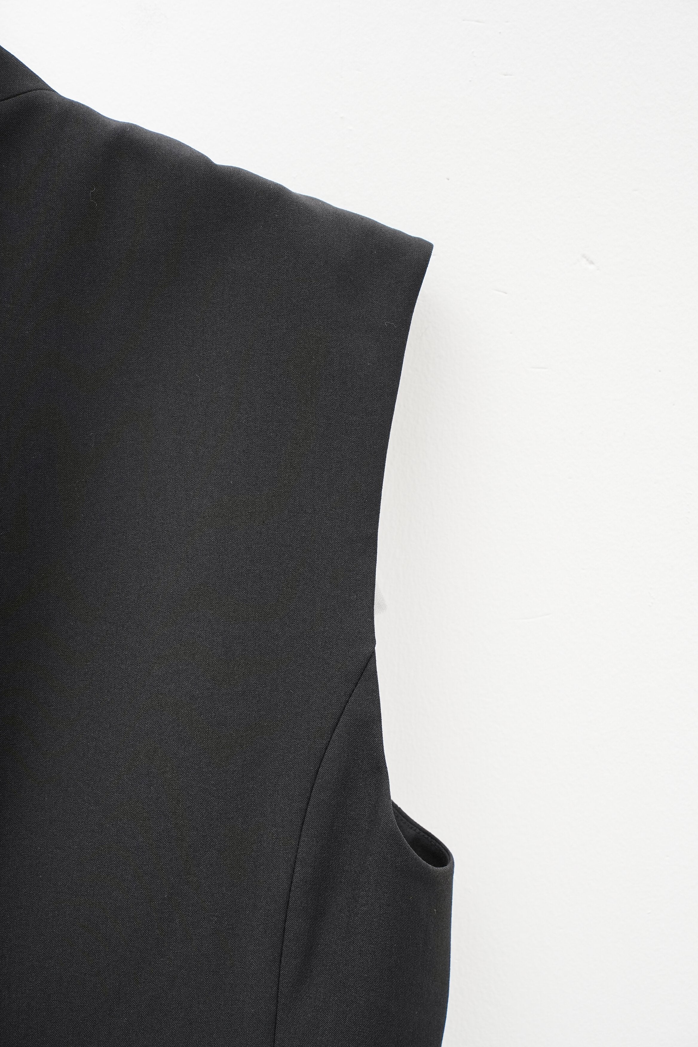 【Mewl】チュールフリルベスト_250809003689