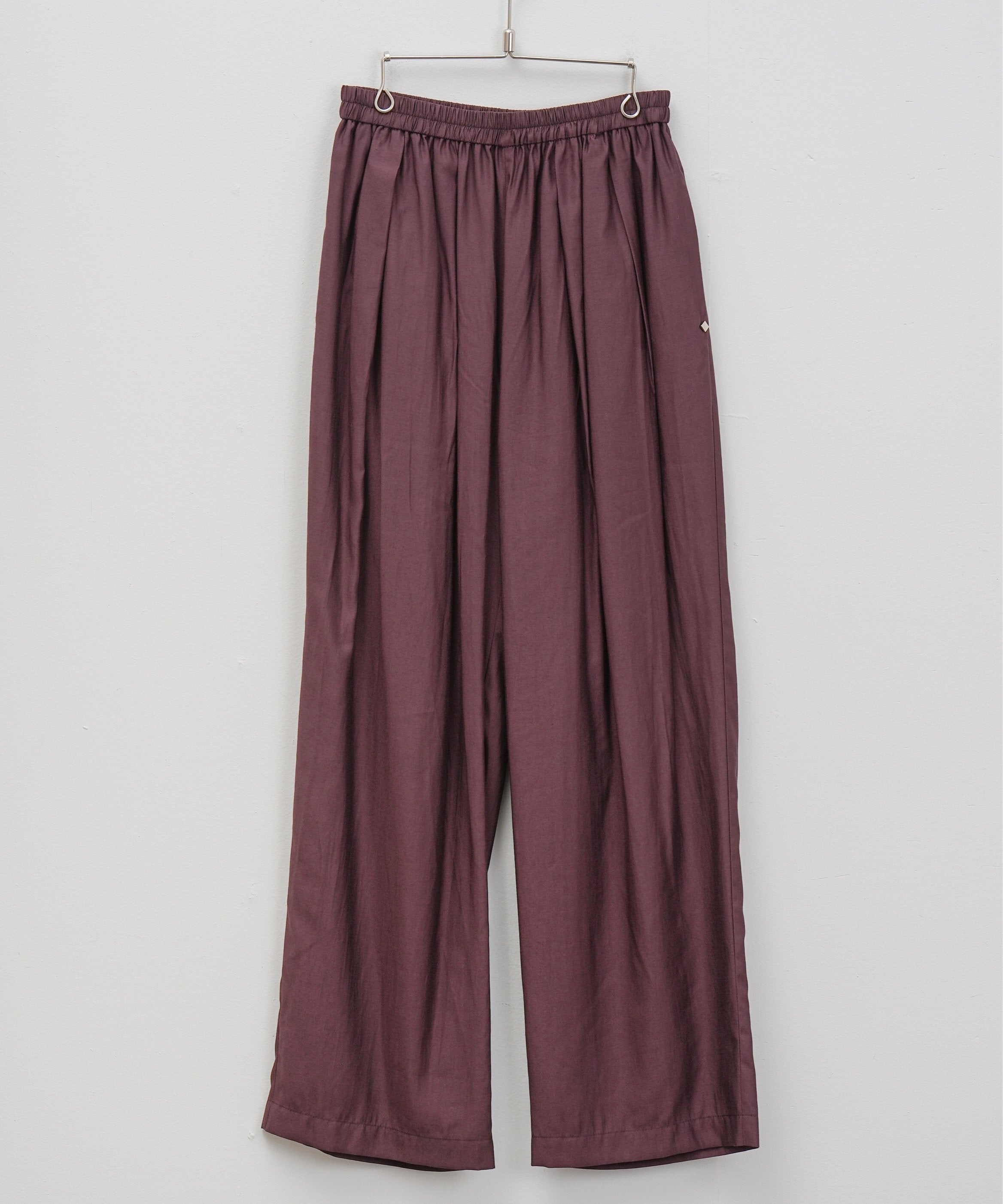 【CHIGNON】タックイージーパンツ_250405005661