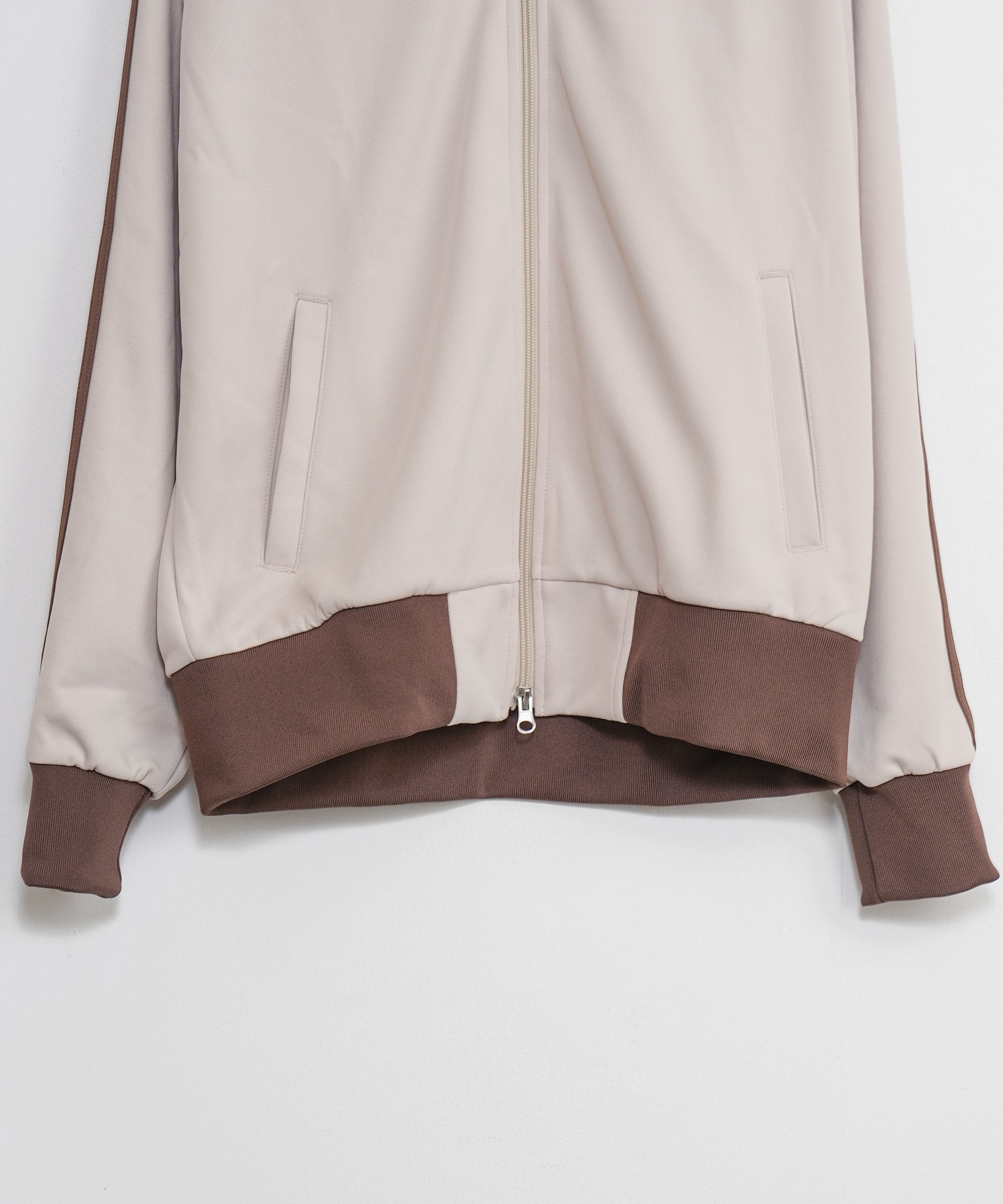 トラックジャケット_241009004942