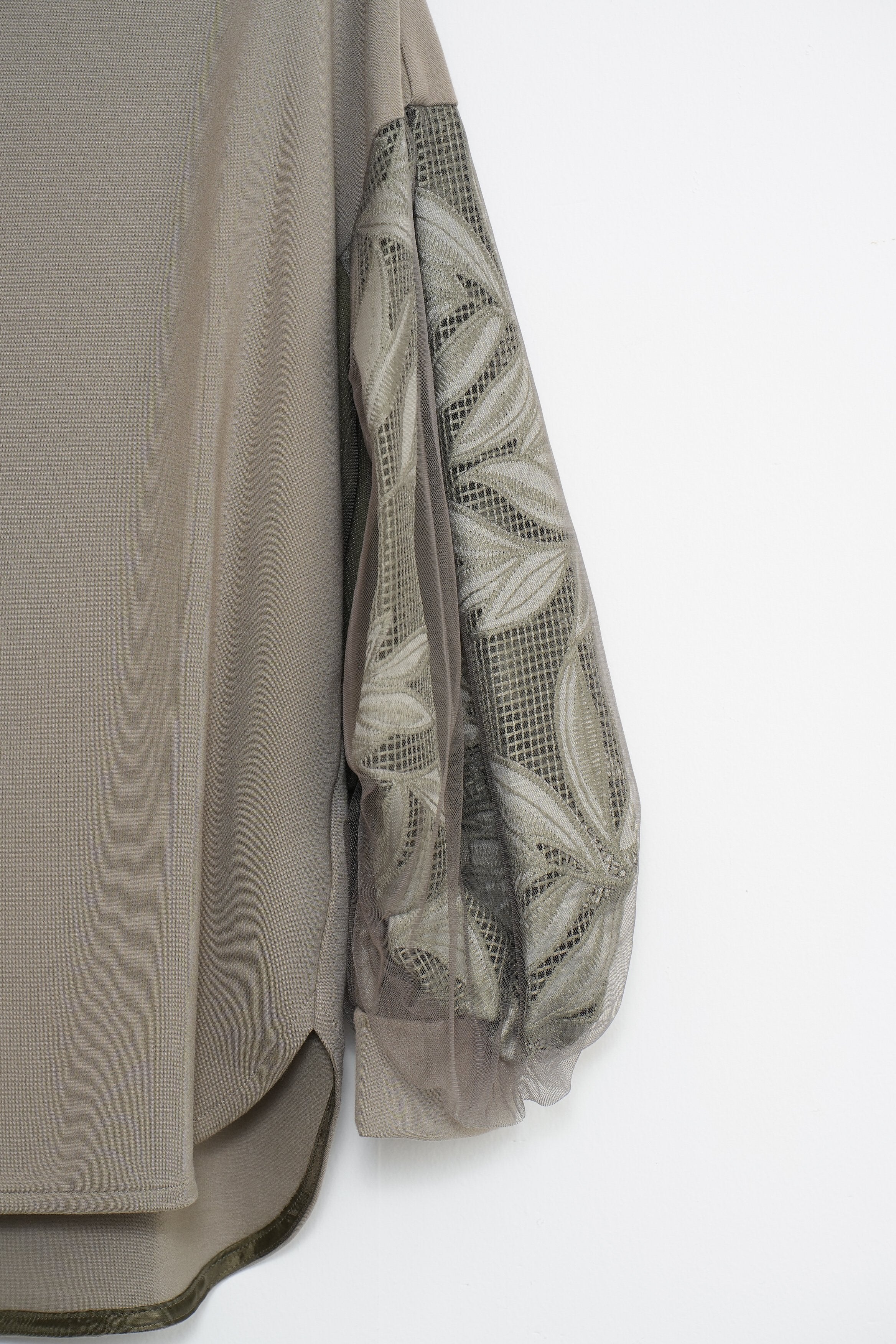 【Lallia Mù】ボタニカルレーススリーブプルオーバー_240725009693