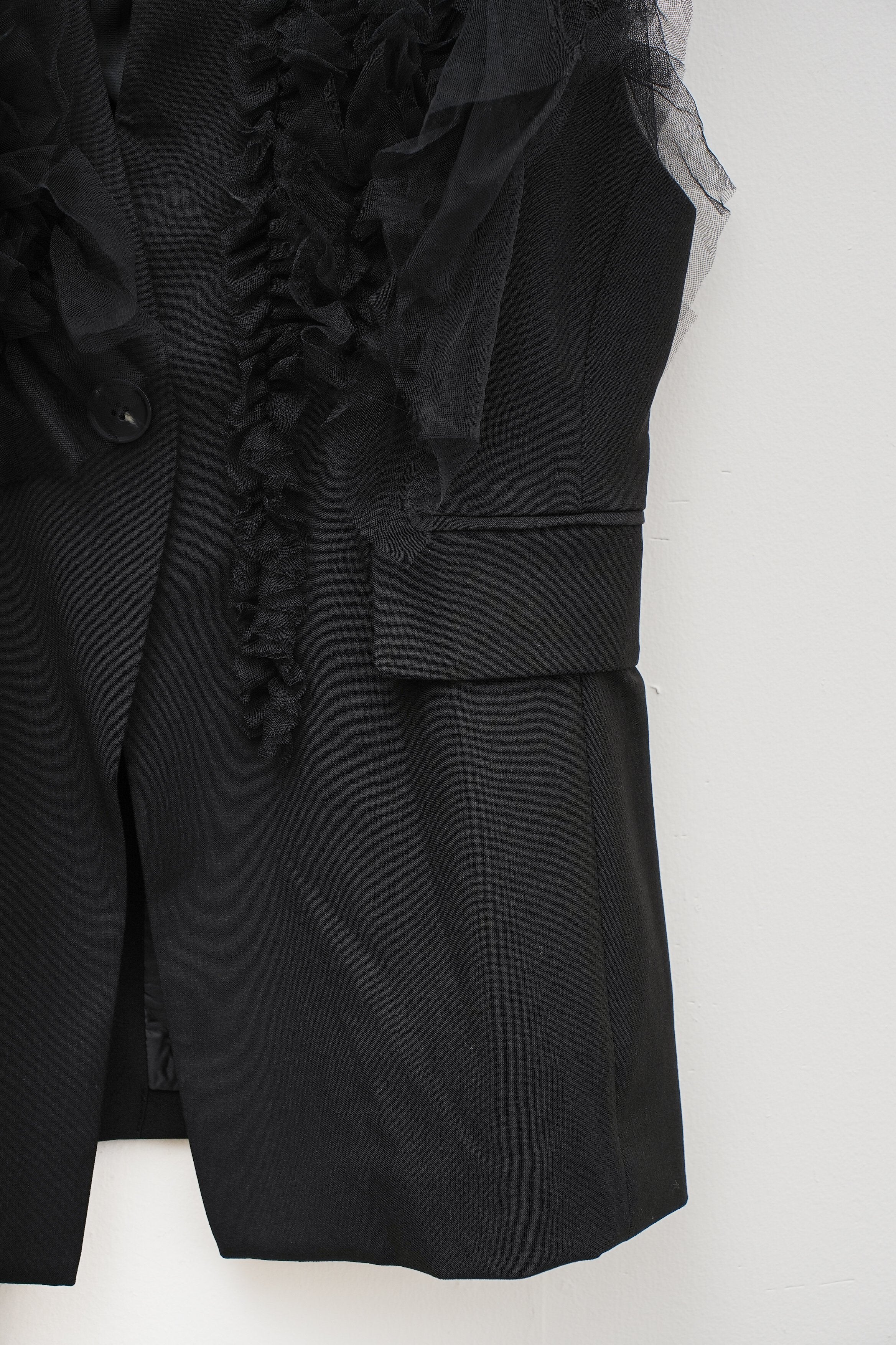 【Mewl】チュールフリルベスト_250809003689