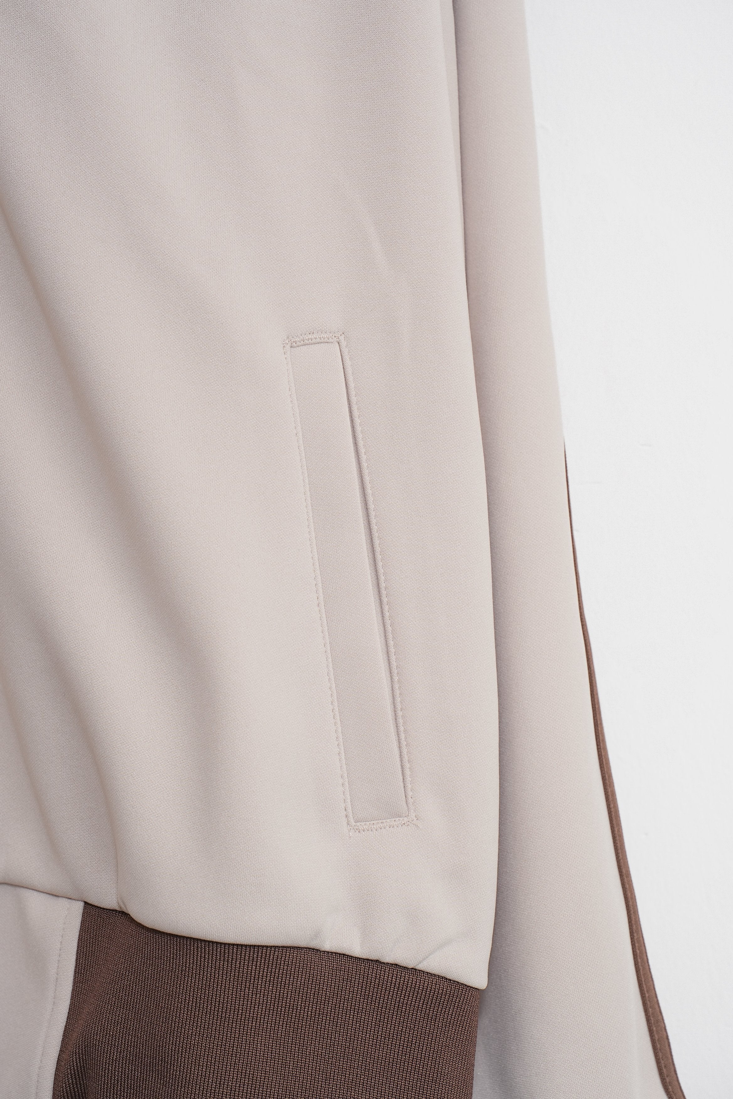 トラックジャケット_241009004942