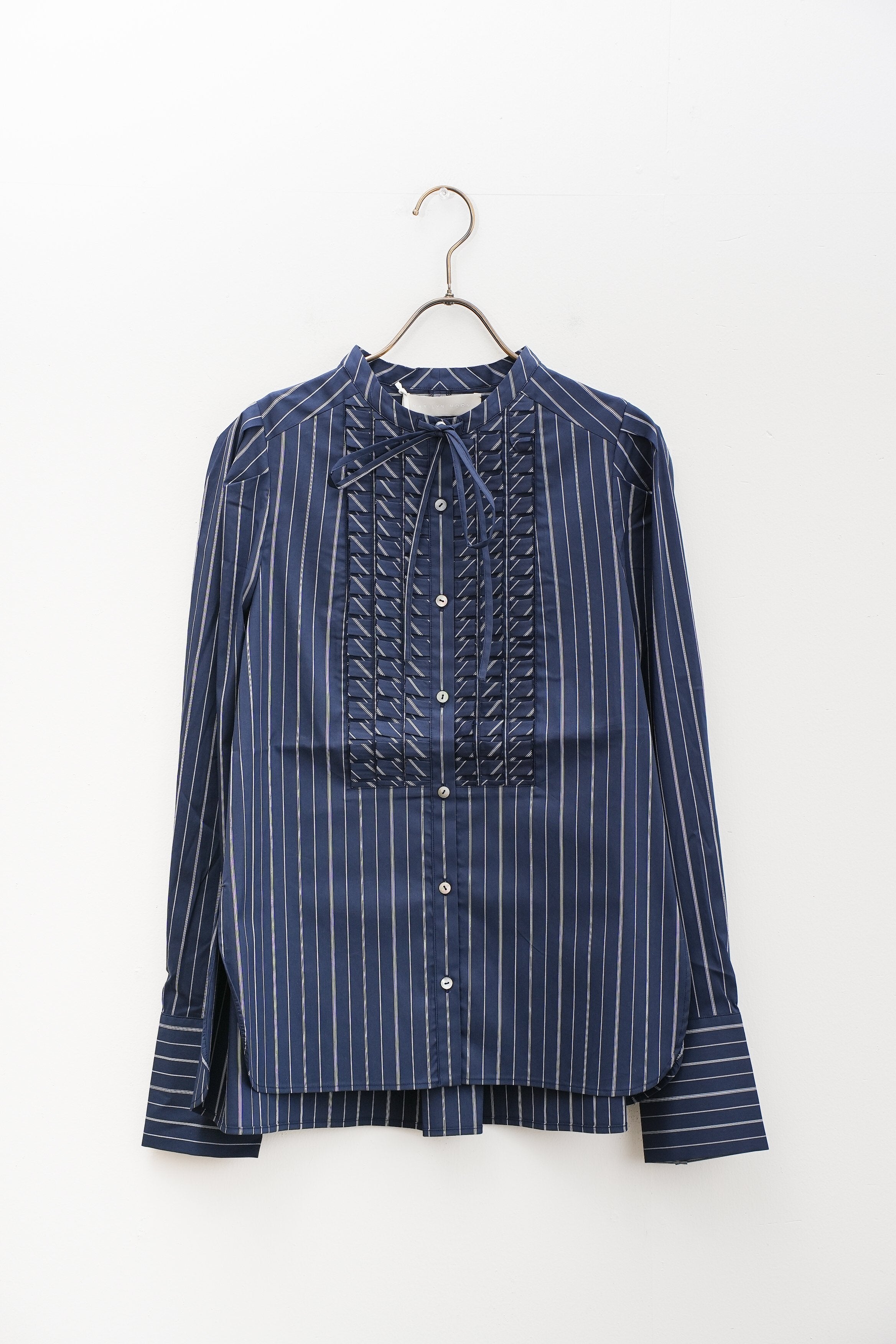 【MARILYN MOON】タックフリルストライプブラウス_250802003307