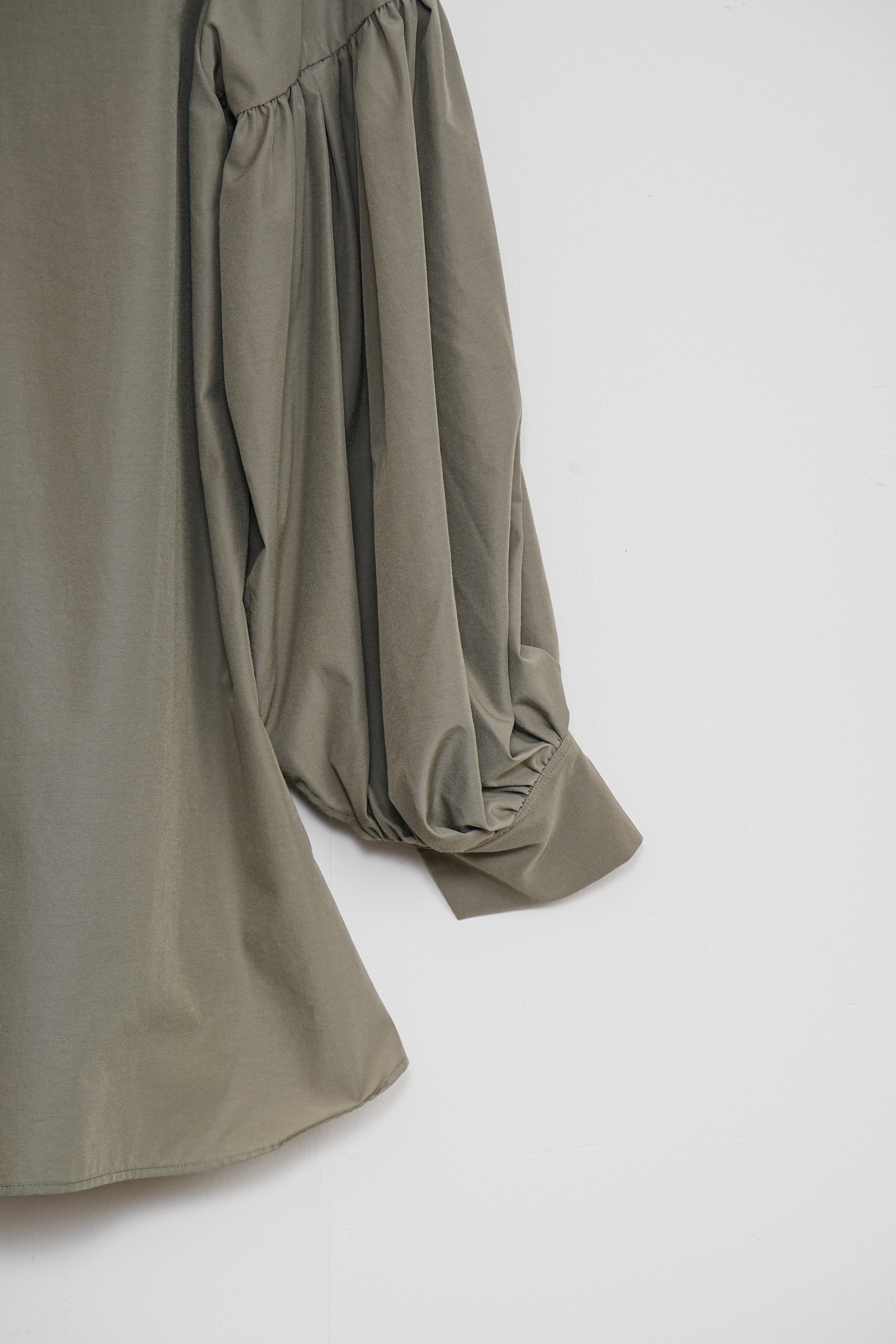 【MARILYN MOON】モダンタックフリルワッシャーブラウス_241005004706