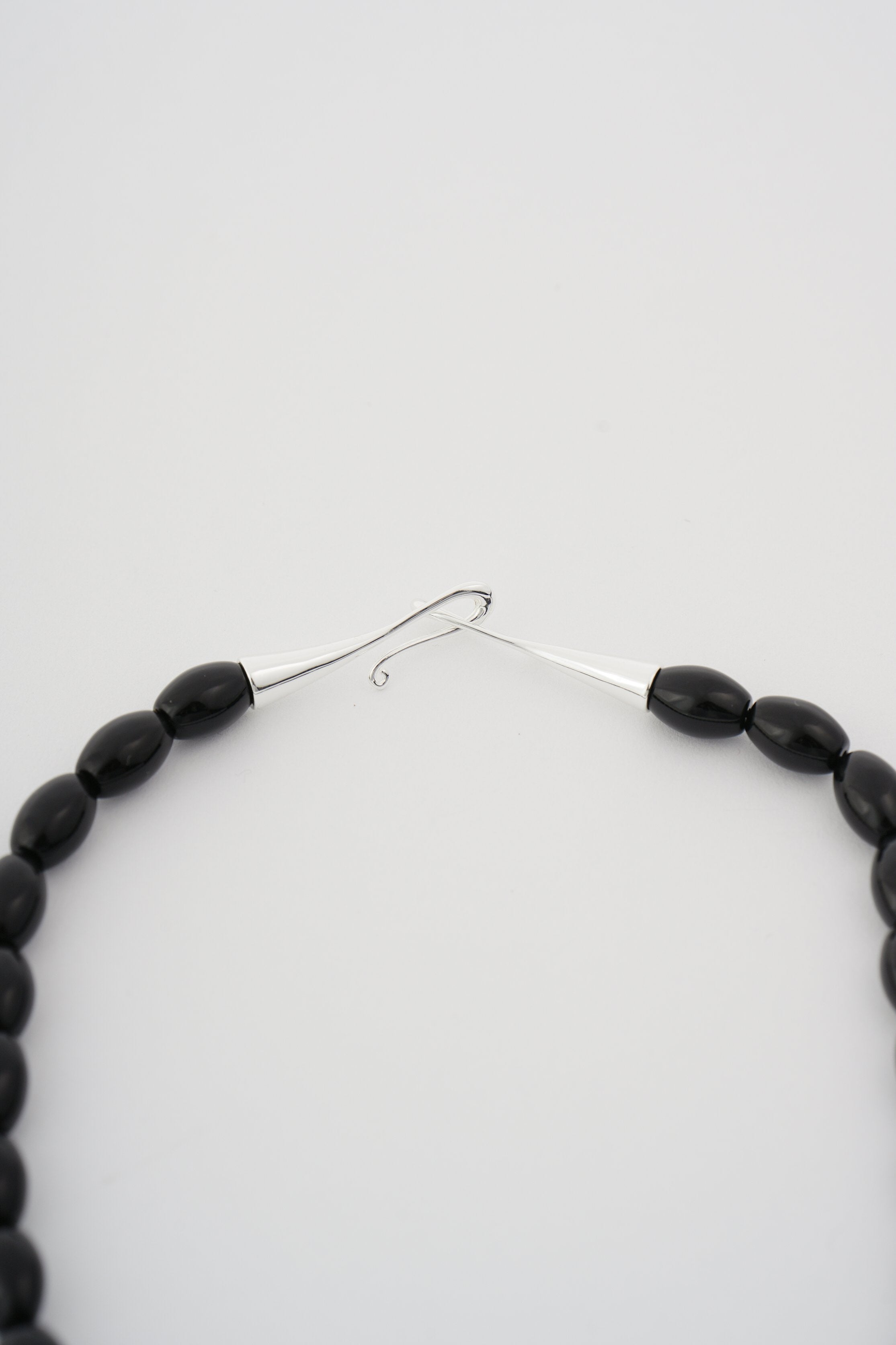 【CHIGNON】オニキスビーズフックネックレス_250405005635