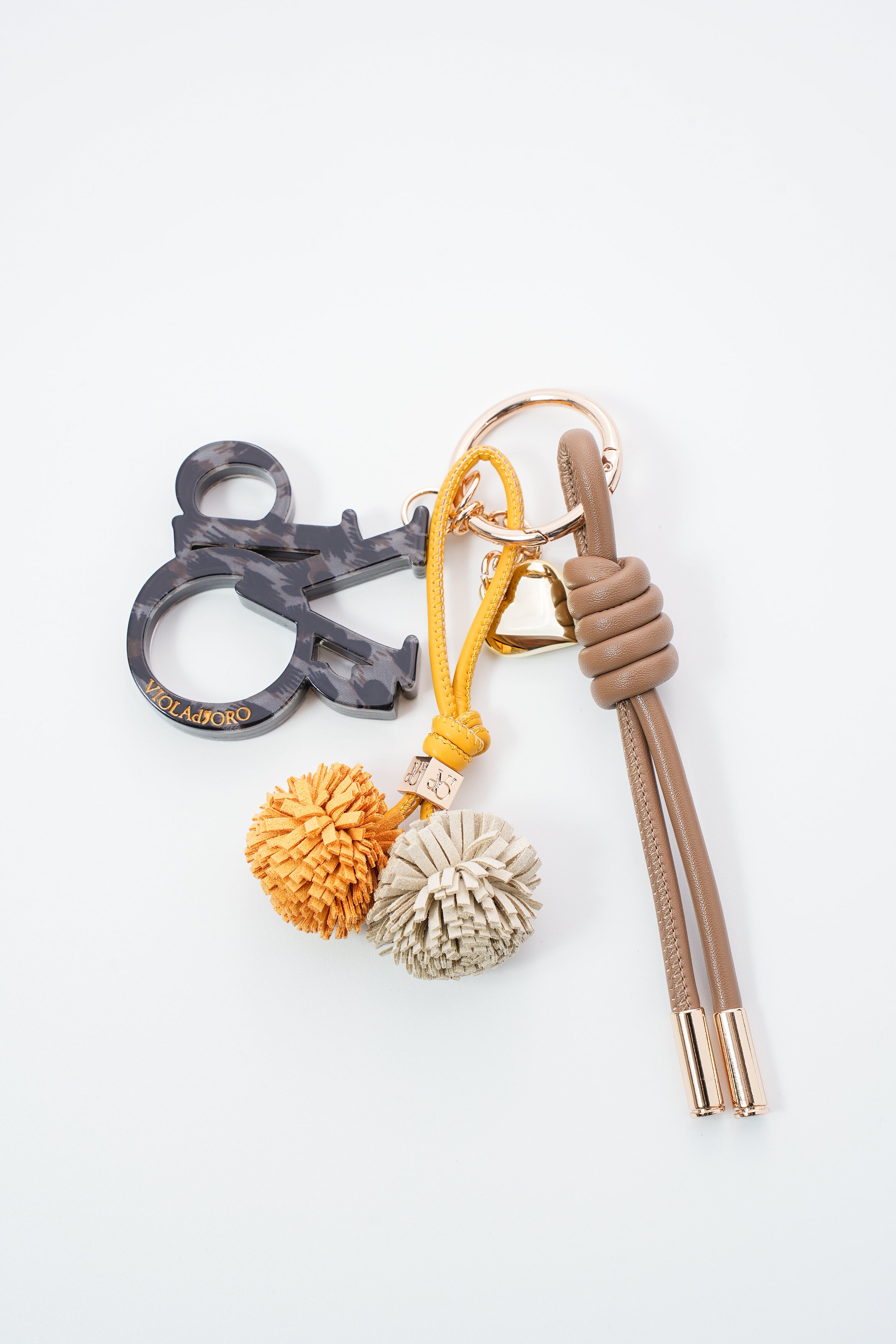 【VIOLAd’ORO】BIANCA ロゴアクリルxコードロゴアクリルxコード バッグチャーム_251112000714