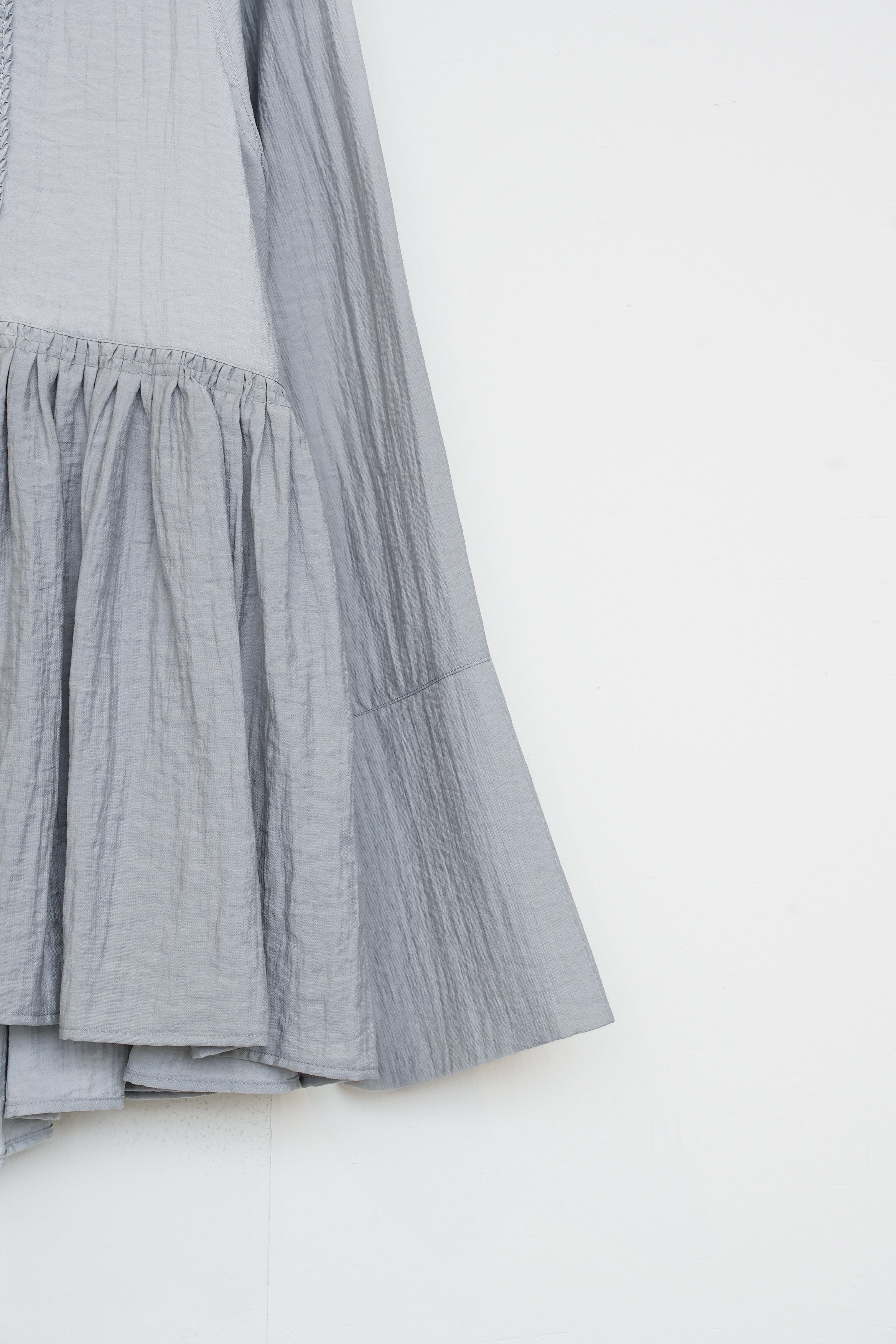 【SOI-MeME】コードエンブロイダリーダイヤタックブラウス_260212004795