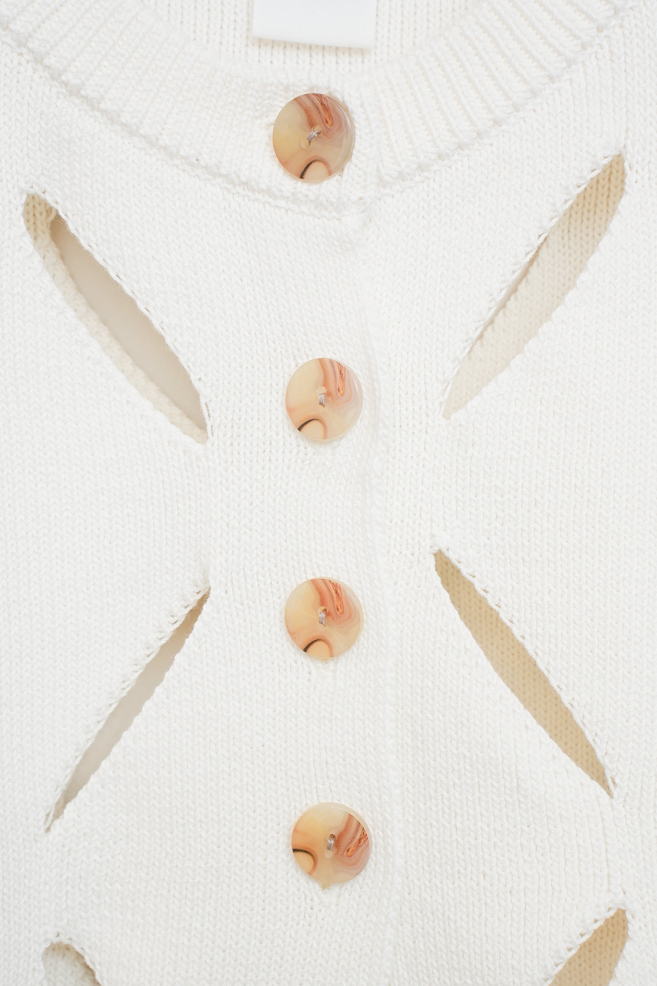 【YENN】CUT OUT PATTERN VEST_260203004055