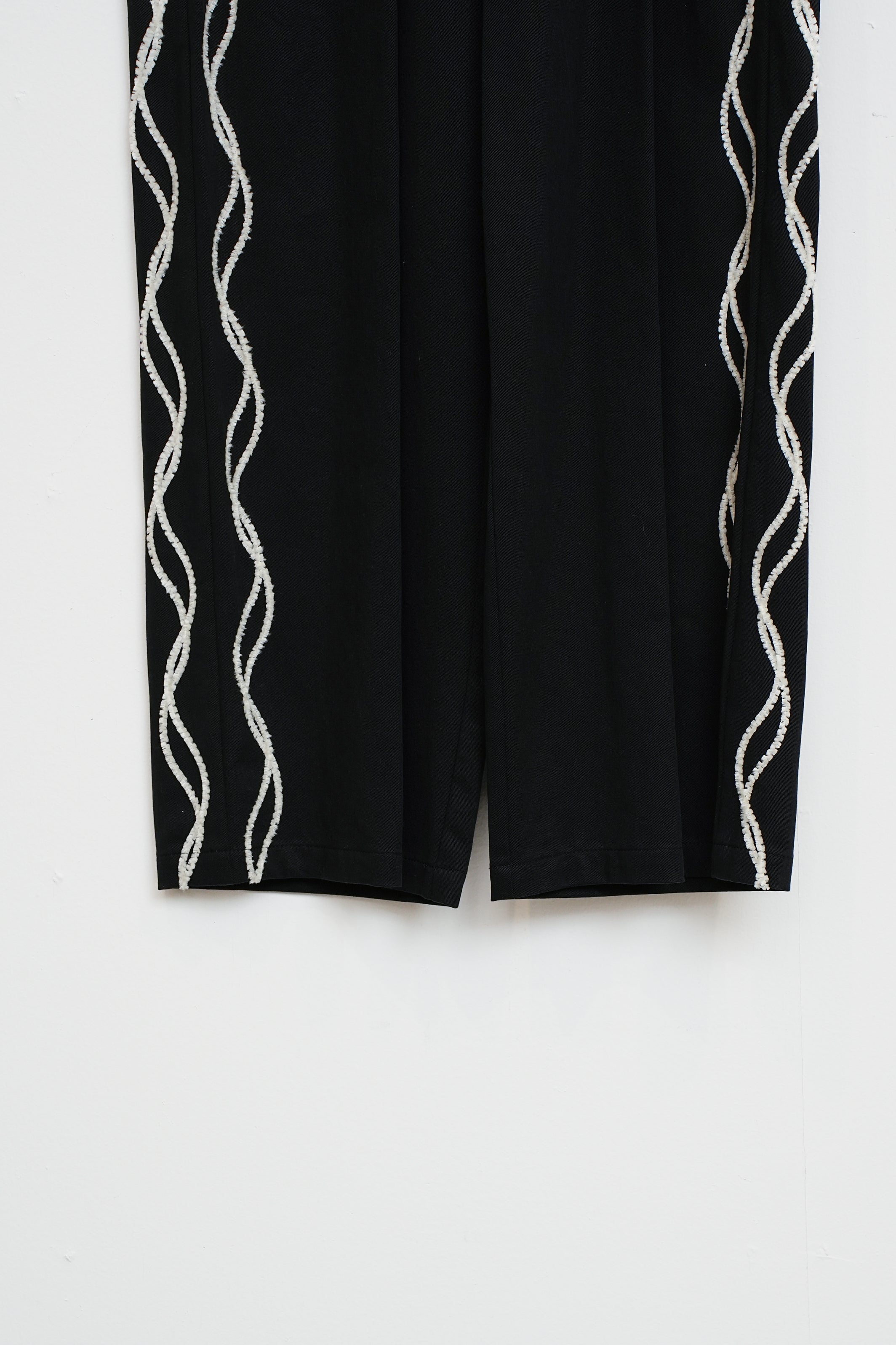 【YENN】CODE EMBRO PANTS_260210004607