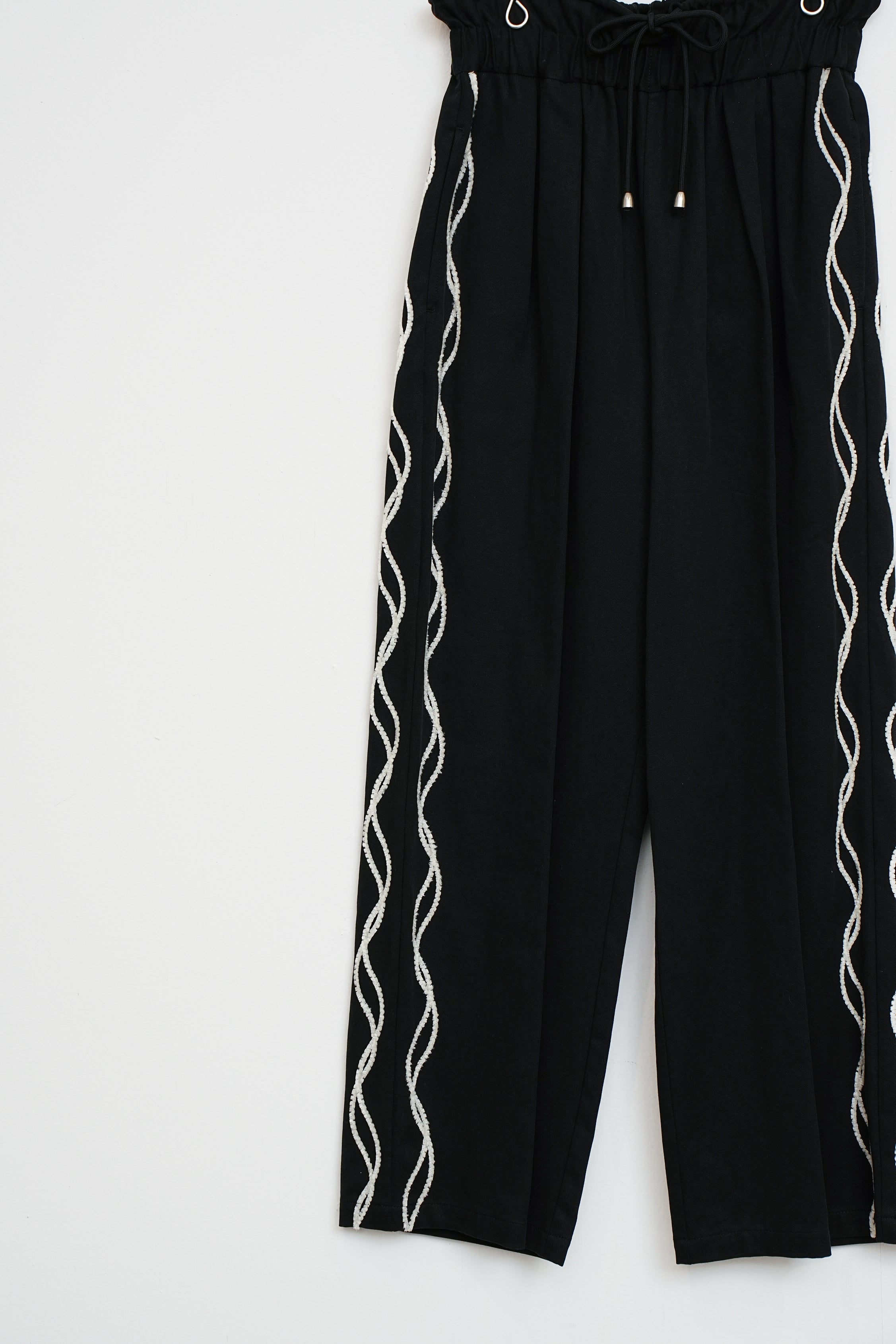 【YENN】CODE EMBRO PANTS_260210004607