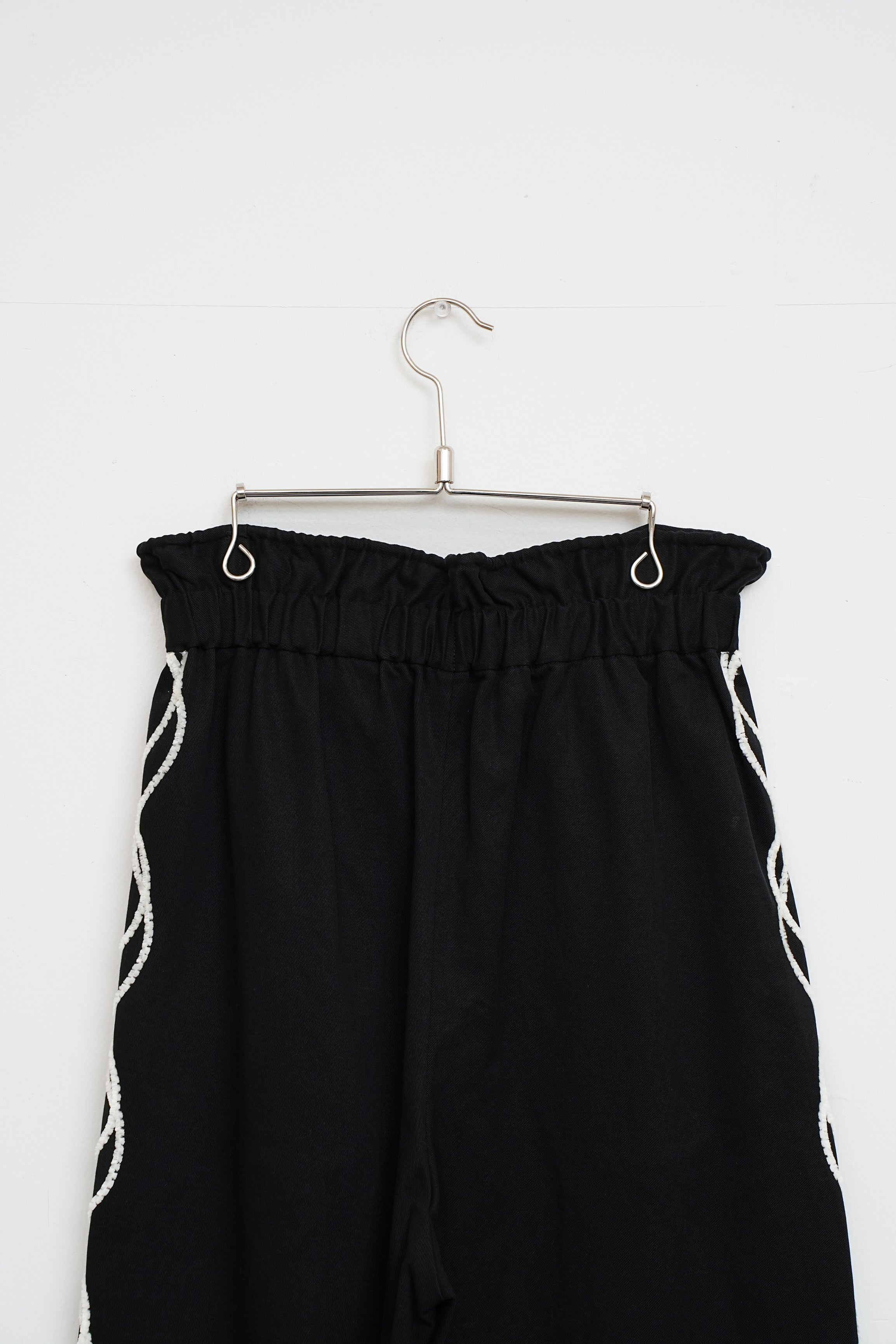【YENN】CODE EMBRO PANTS_260210004607