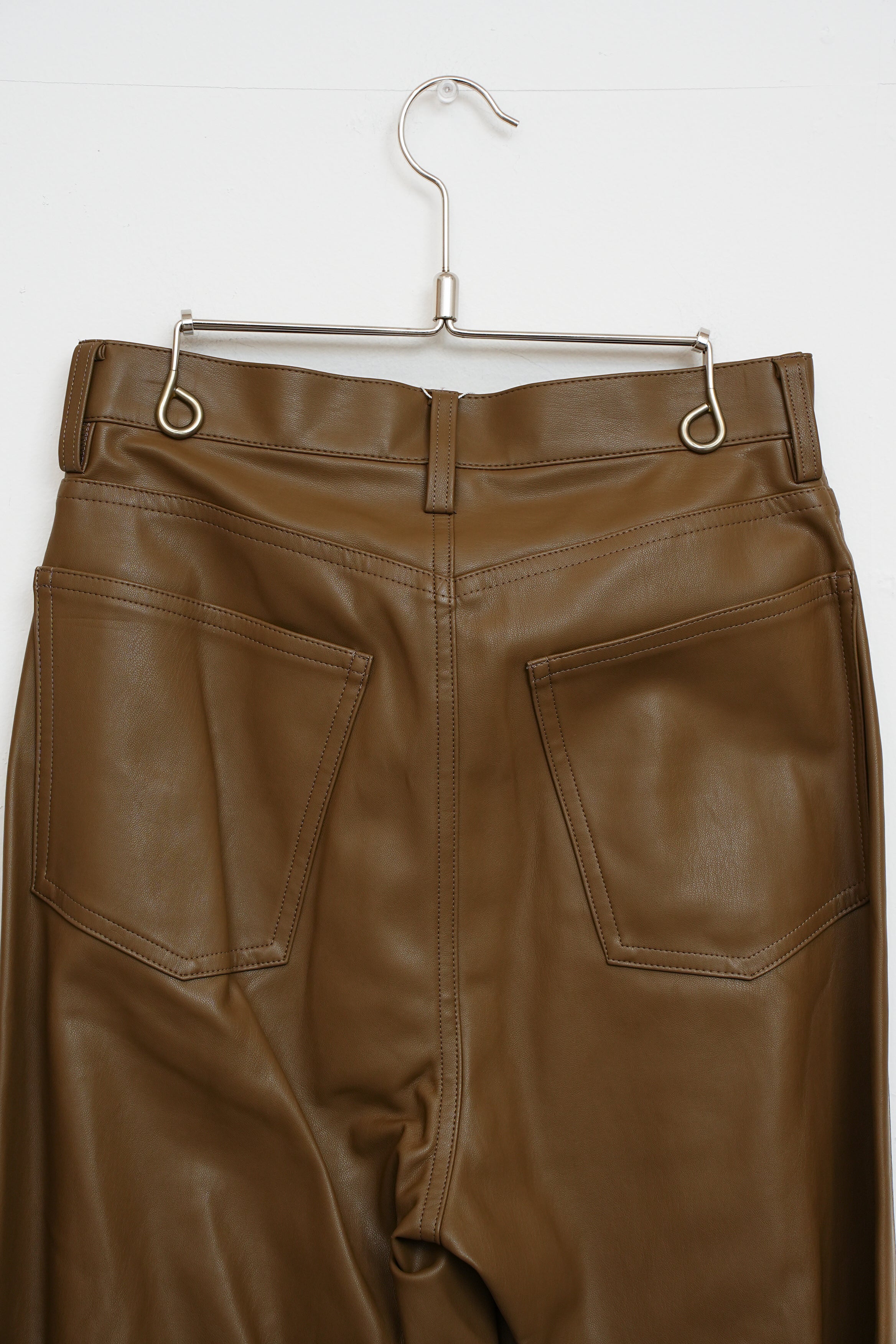 【CINOH】フェイクレザーパンツ_260216005041