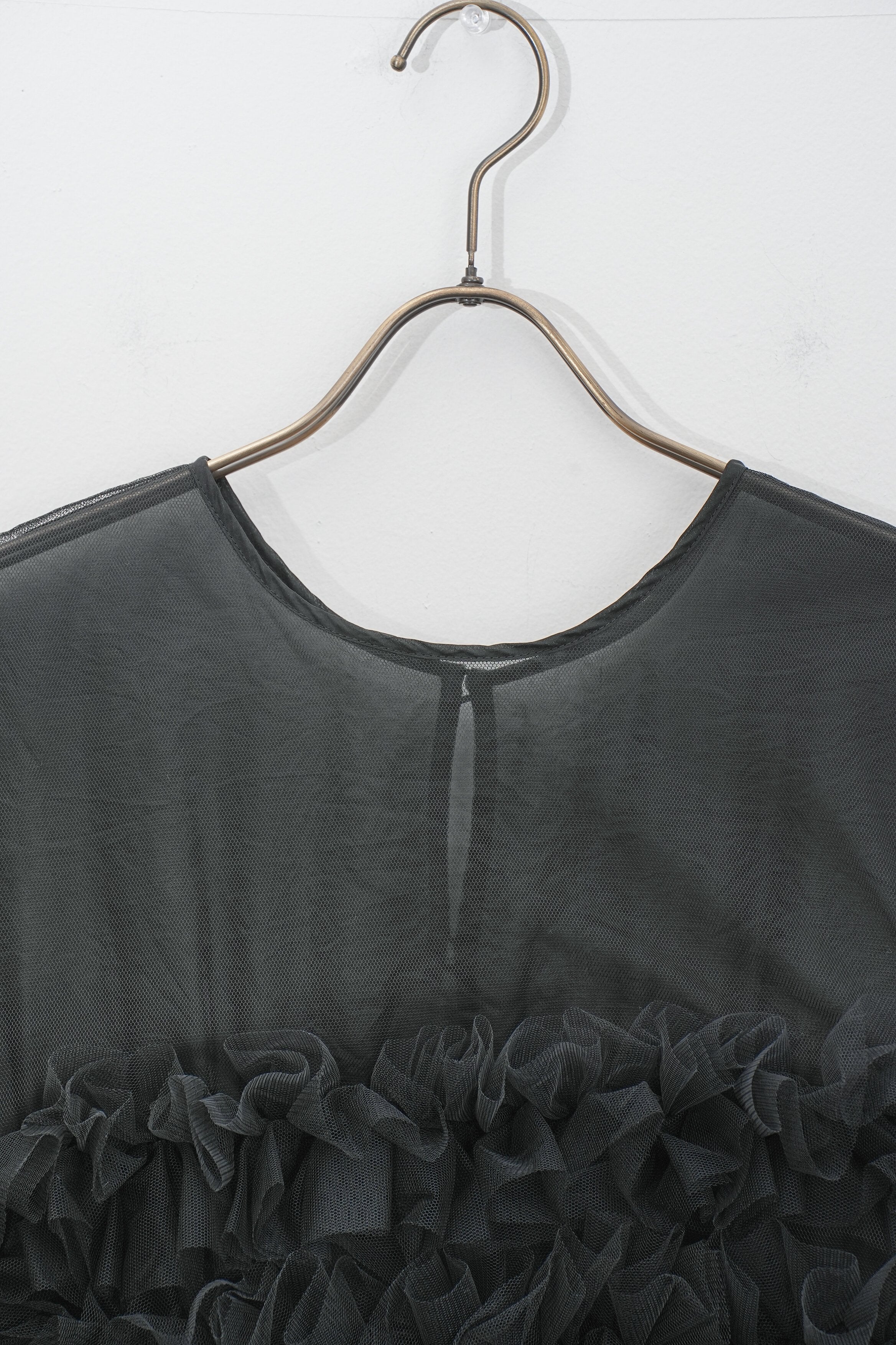 【CHIGNON】チュールフリルPO_250405005645