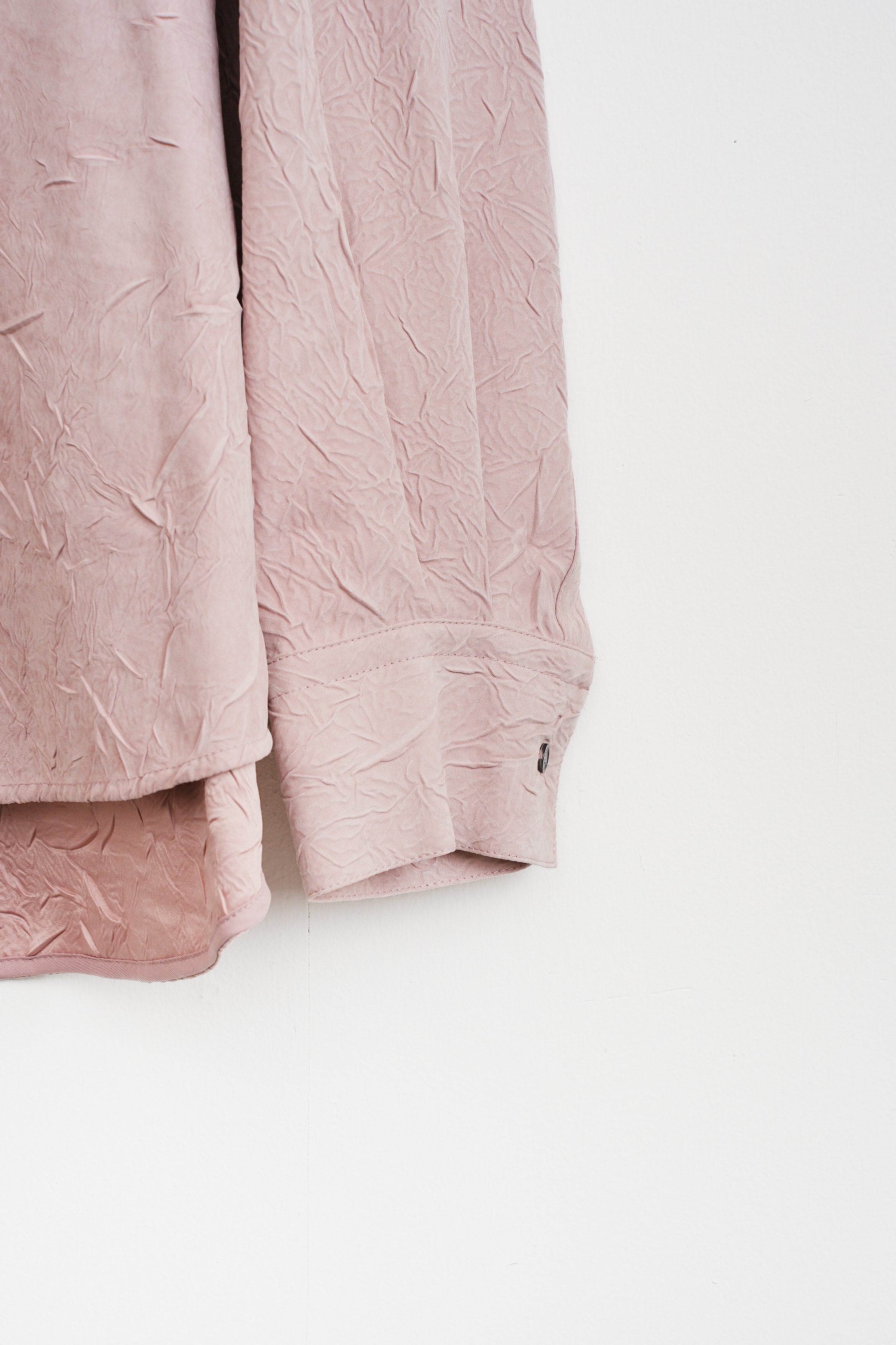 【CHIGNON】スウェードライクワッシャーシャツ_250730003025