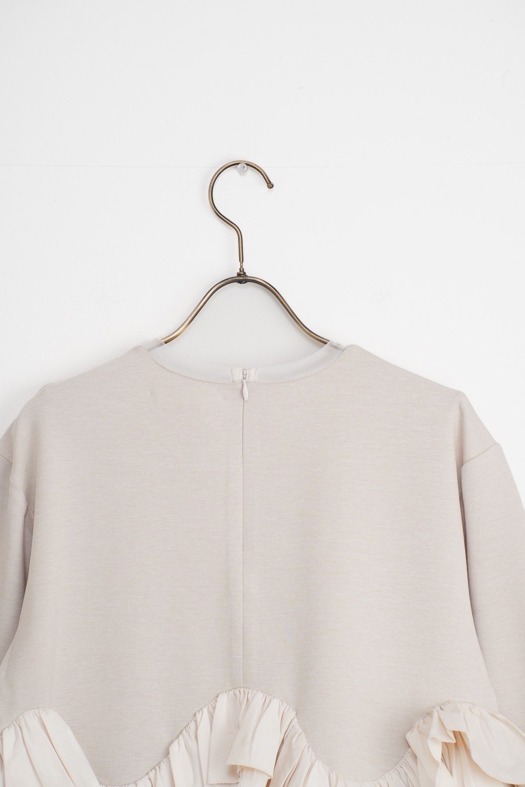 【MARILYN MOON】タフタスパイラルラッフルカットソートップス_240829001962