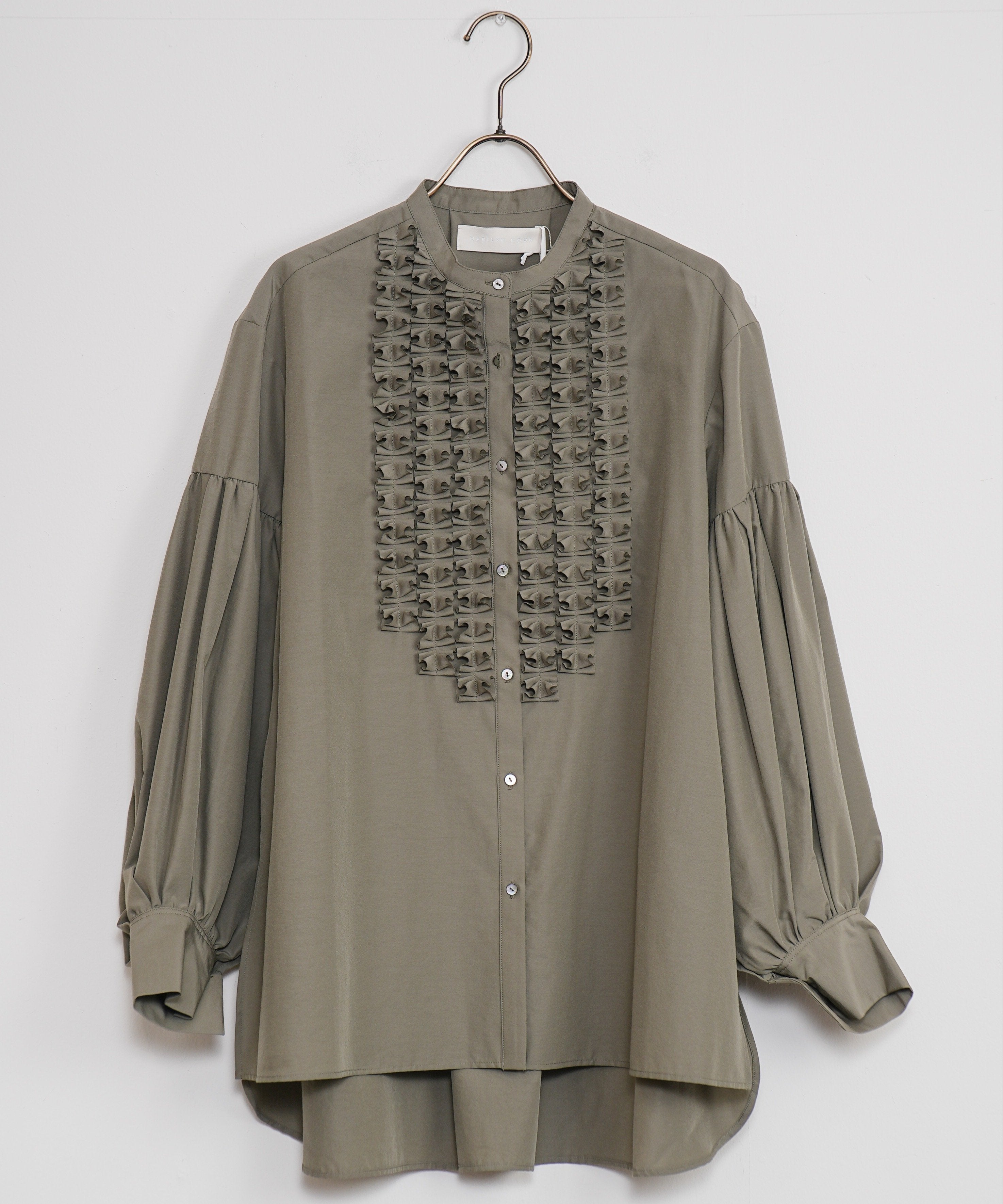 【MARILYN MOON】モダンタックフリルワッシャーブラウス_241005004706