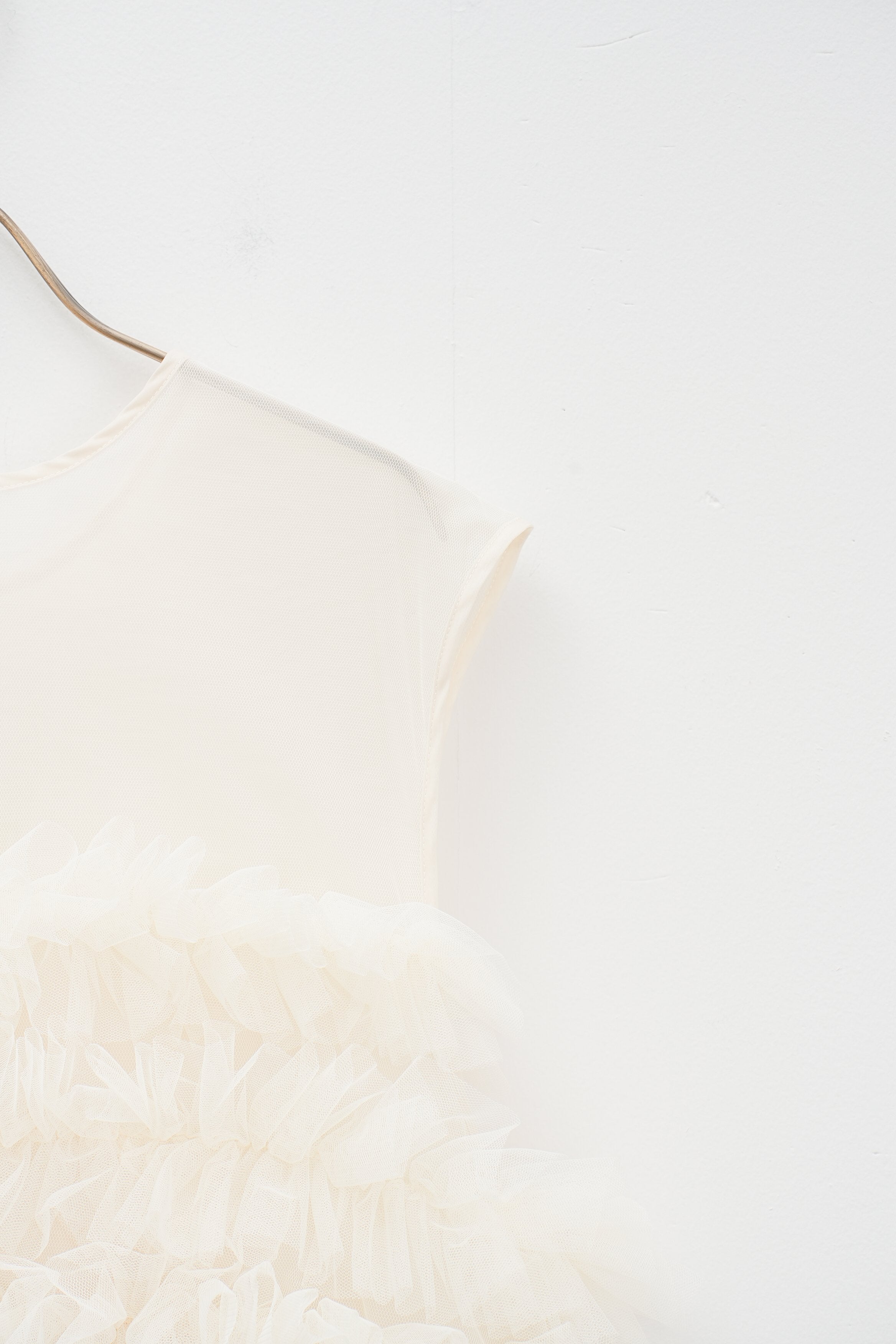 【CHIGNON】チュールフリルPO_250405005645