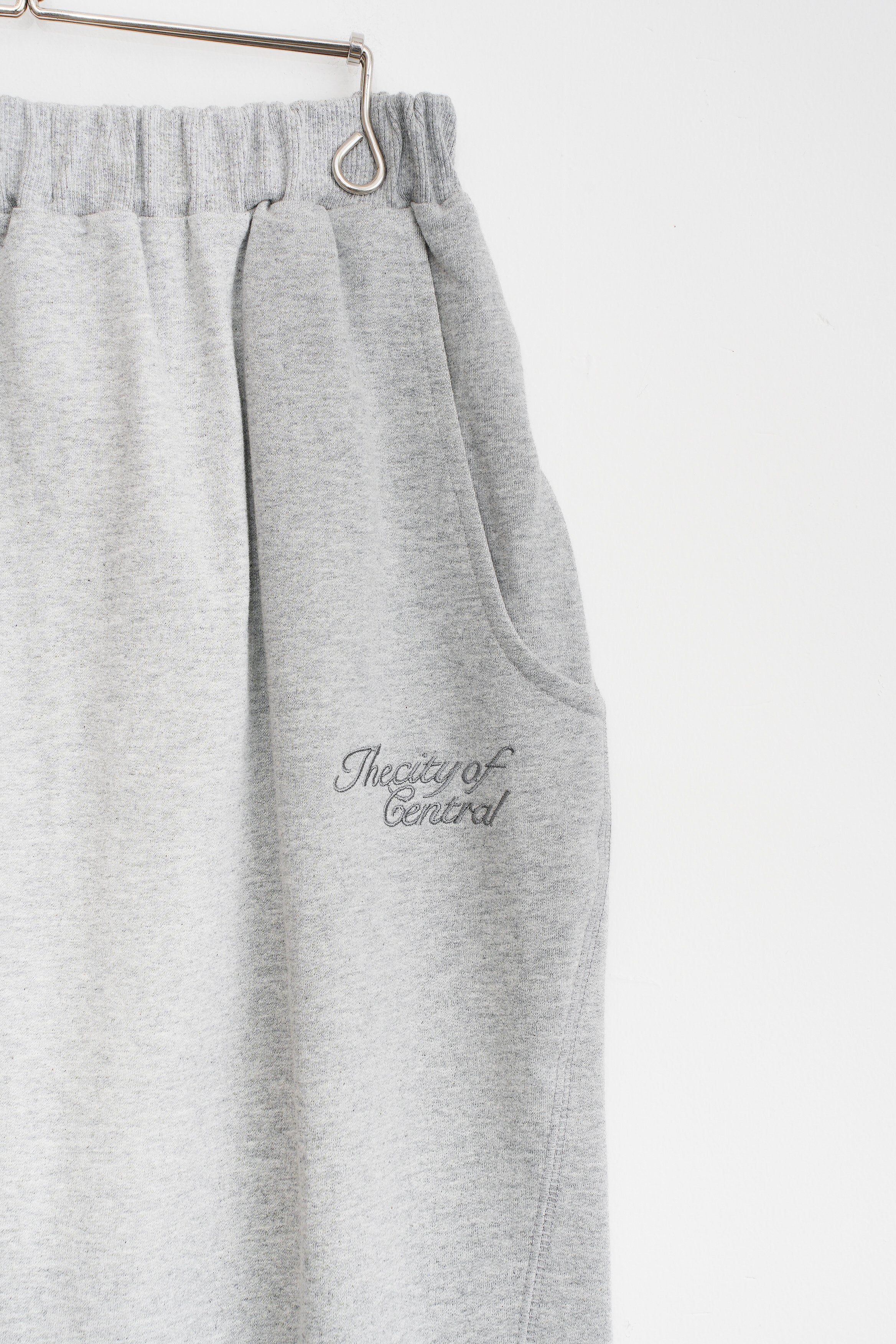 【CHIGNON】 刺繍ロゴスウェットスカート_250717002175