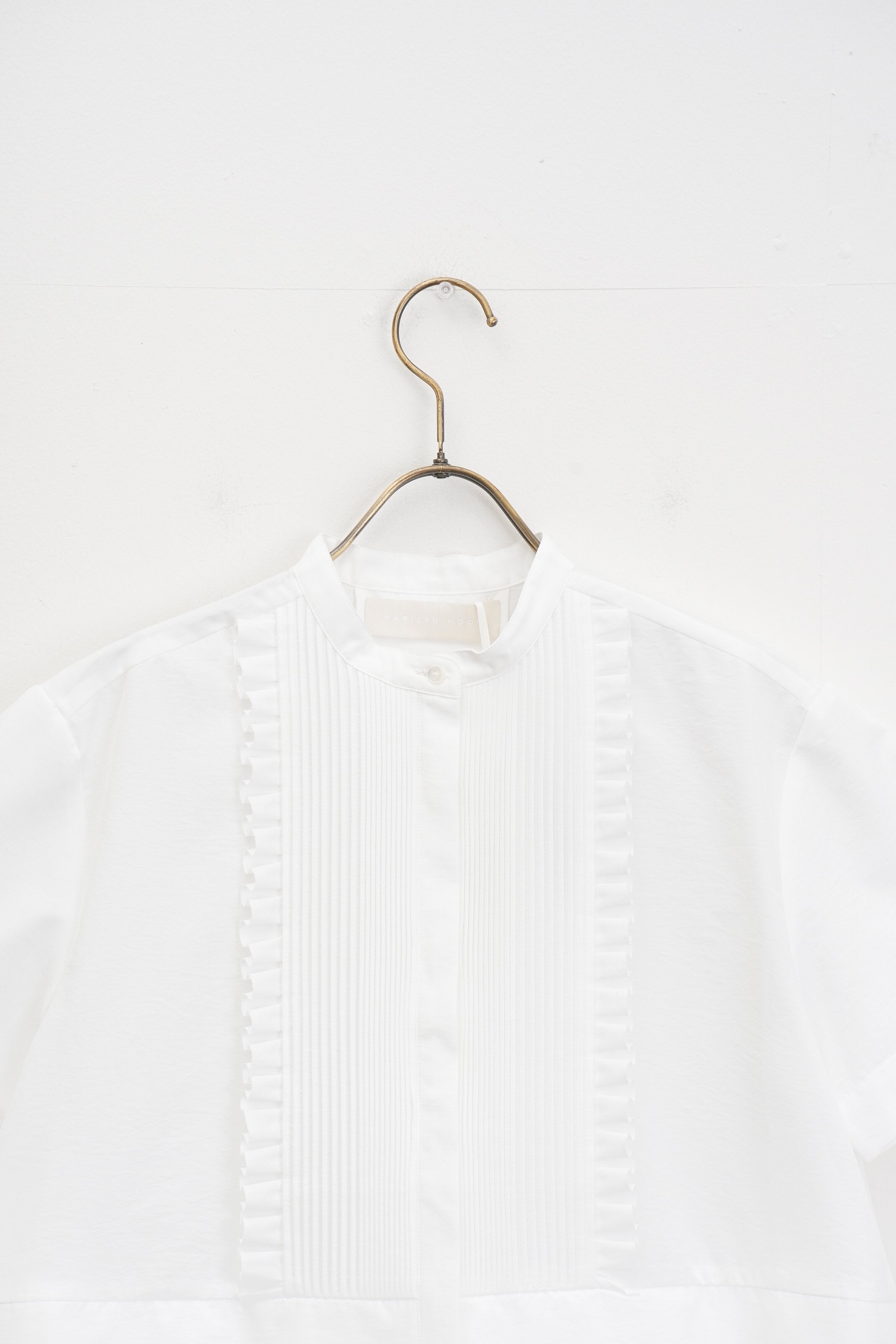 【MARILYN MOON】タックフリルフレアハーフスリーブシャツ_250328005237